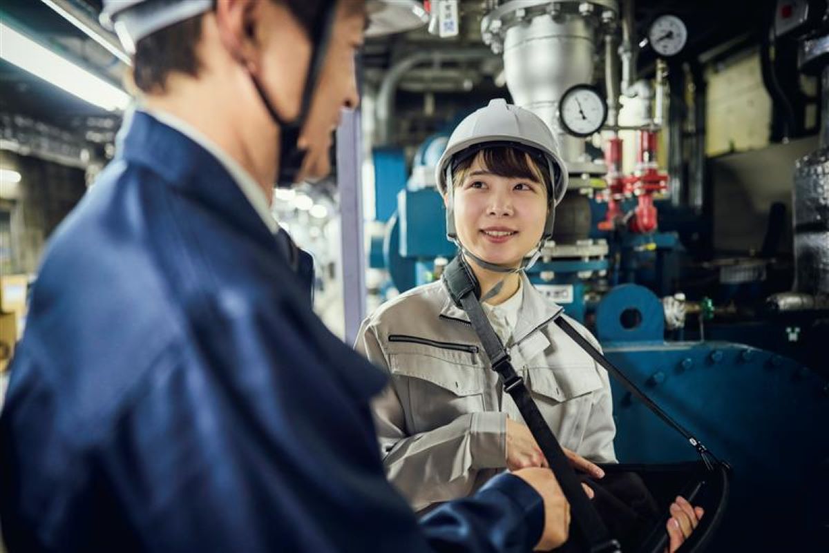 倉庫や工場床に塗床を塗るメリットについて考える塗床・床塗装工事の専門店 光コーティングブログ