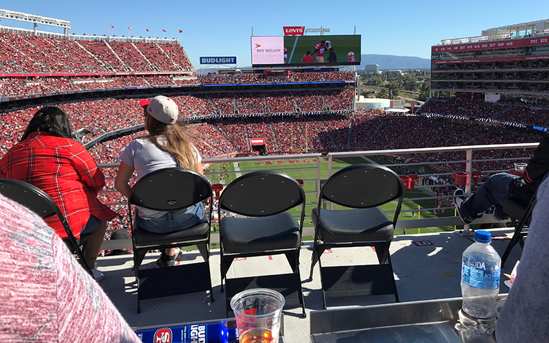 無料駐車場のご案内> 本試合を観戦の皆さまは、スタジアム周辺の下記の無料駐車場をご利用ください。霧島酒造スポーツランド都城駐車場 1,100台、 双信パワーテック 100台、 スーパー跡地 50台、 花木地区体育館 50台、 山之口総合支所 100台、 JAみやざき沖