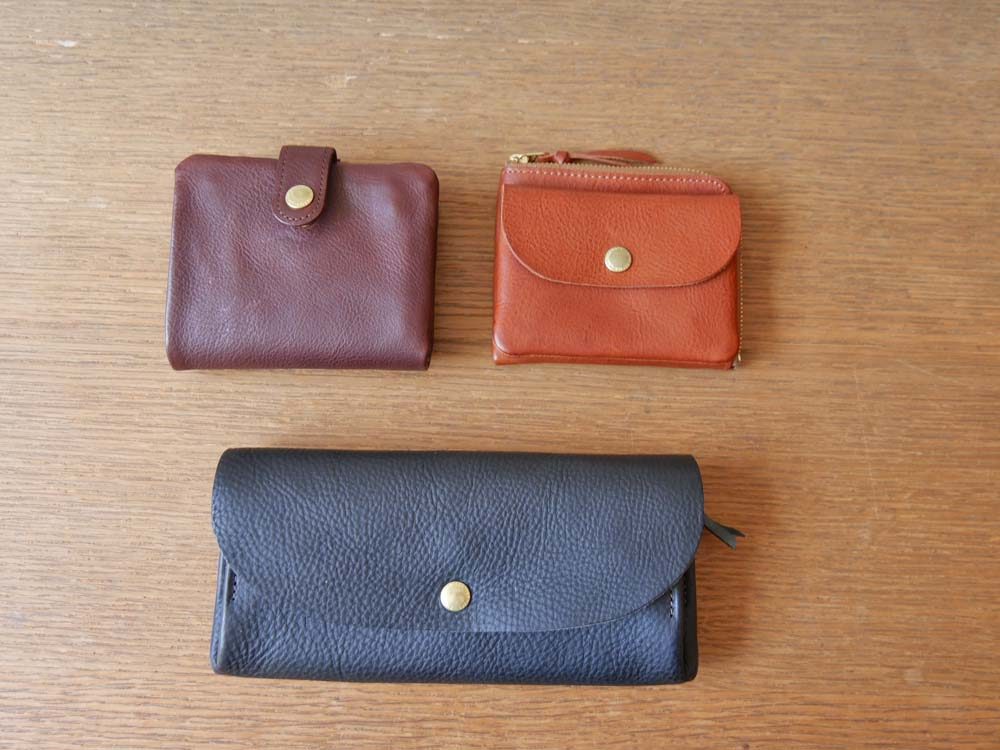 シンプルで飽きない CINQ サンク長財布。LEE