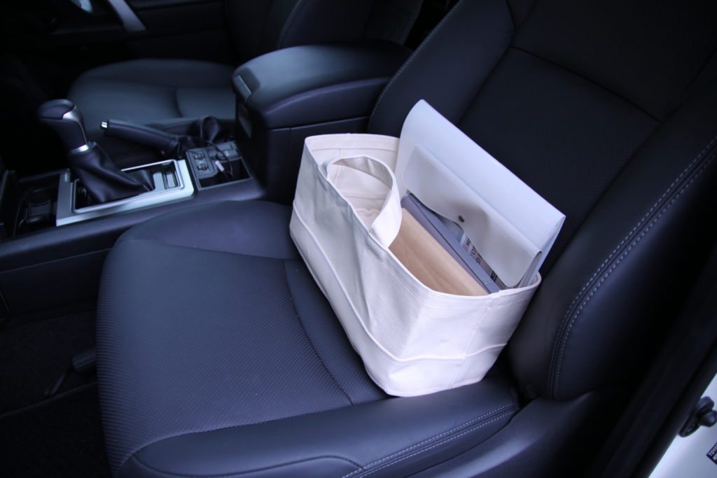 車の中もスッキリしたい！快適な車内空間を整理収納で叶える方法 - RE -アールイ