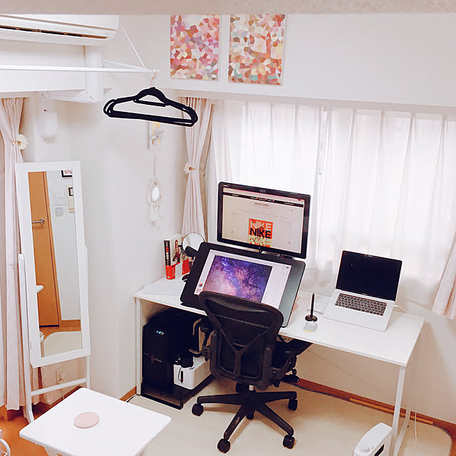 54 件の「液タブデスク回り」や「インテリア 家具」のアイデアを見つけましょう液タブ、インテリア 収納、アートスタジオルーム など