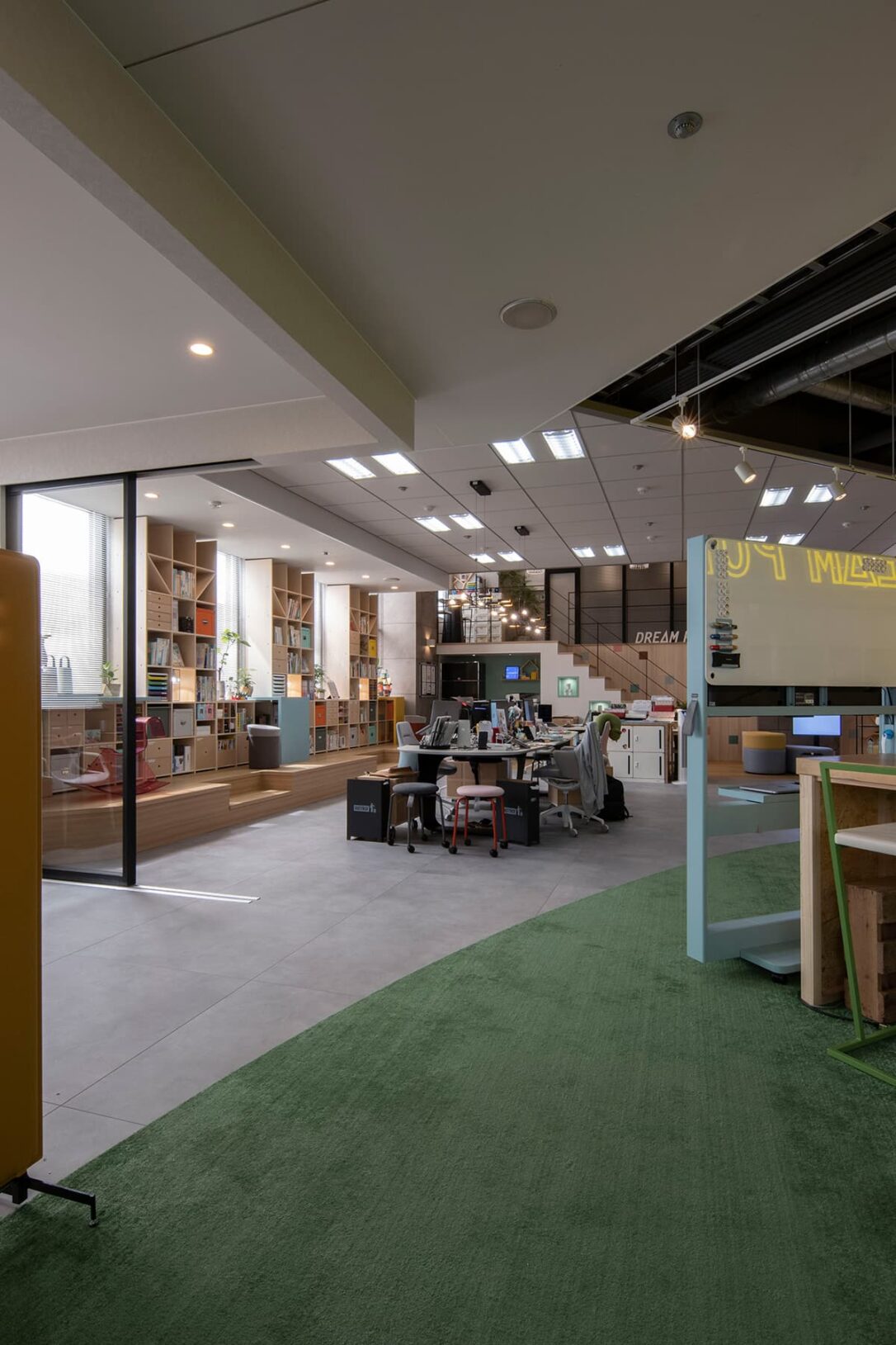 おしゃれなオフィスレイアウトとは？5つのパターンと事例をご紹介 - オフィス・事務所の移転、リノベーションならＨａｐｐｙ ハッピー