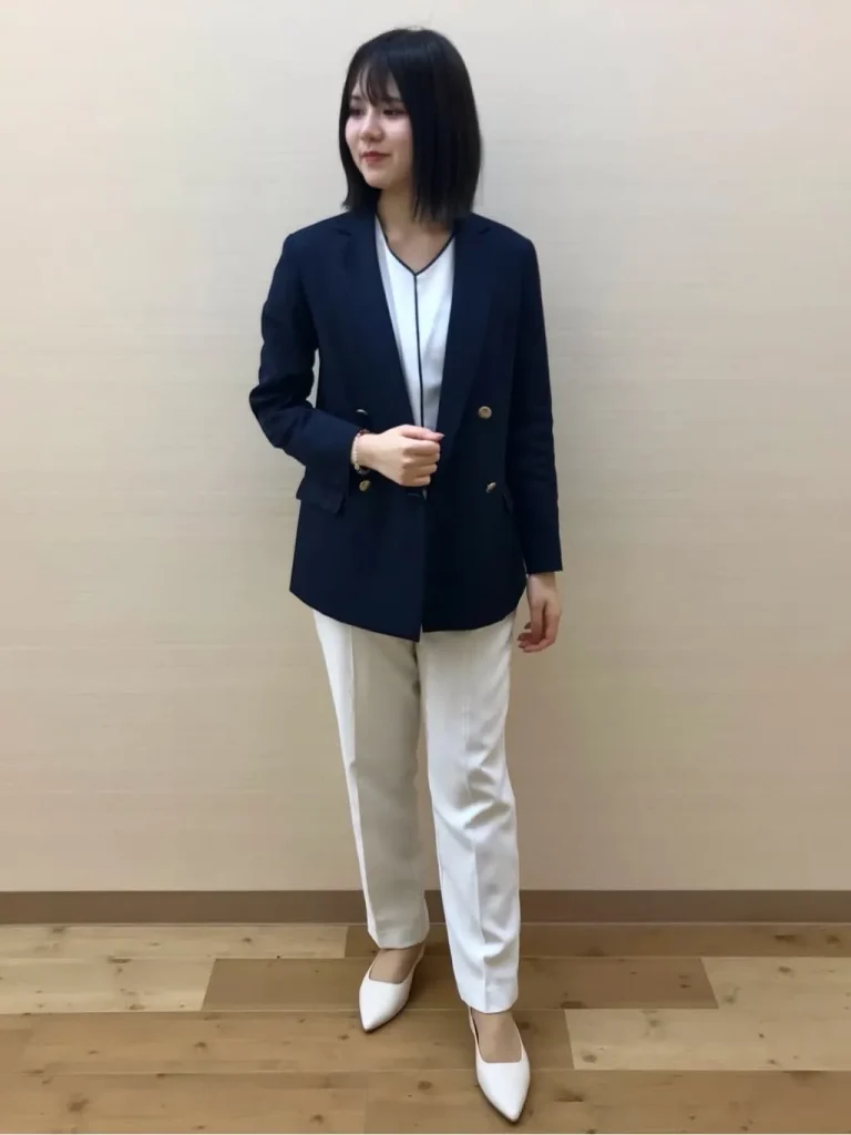 大人女性向け 夏のビジネスカジュアルコーデ特集 快適な機能性アイテムもOggi.jp