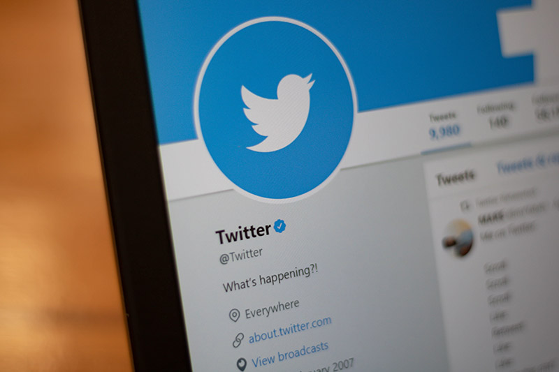 X Twitterヘッダーテンプレートでおしゃれなツイッターヘッダー画像やバナーデザインを無料・フリーで作成！Canva