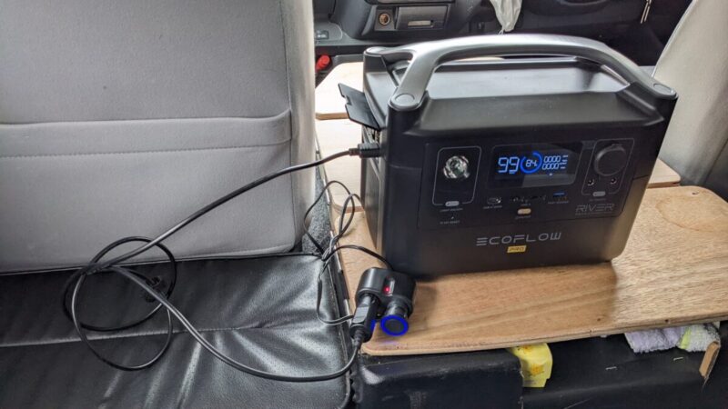 車中泊のポータブル電源、コレ使ってます！車中泊の達人愛用のポタ電とその用途は？1 2- SOTOBIRA