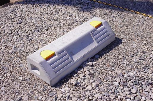 月極駐車場の整備をするぞ！横浜市の不動産売却、査定・買取なら 株 あおぞら不動産