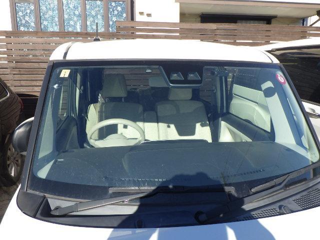 ダイハツ ムーブキャンバス フロントガラス、運転席、助手席 カメレオンフィルム施工 横浜市都筑区 フロントガラスフィルムグーネットピット