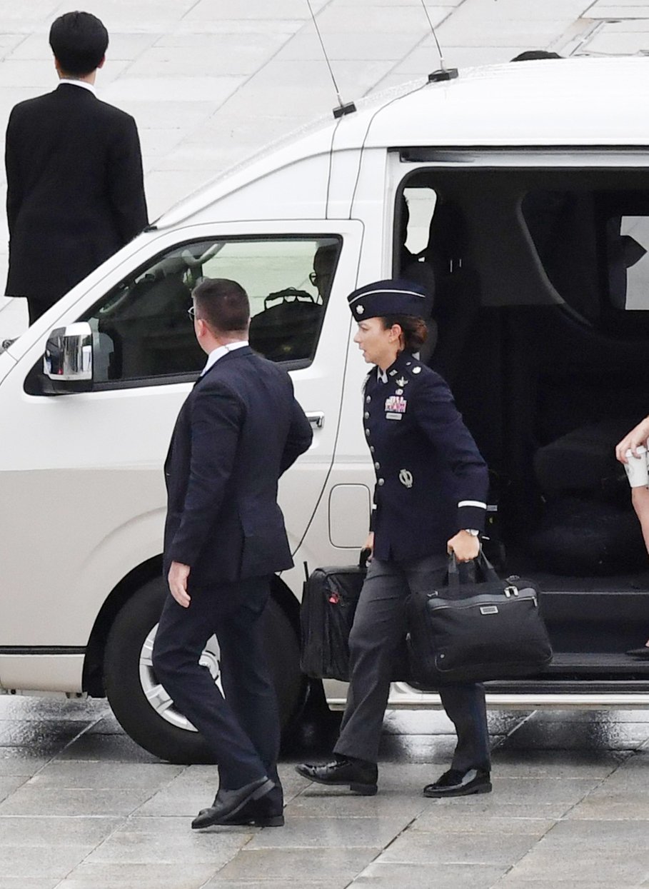 核のボタン 新たな核開発競争とトルーマンからトランプまでの大統領権力ウィリアム・ペリー 本通販Amazon