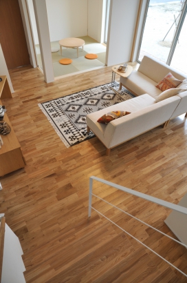 SHOEIの家正栄産業株式会社 外観デザインは、その家の「顔」とも言える重要なポイント🏡シンプルな中にも個性を感じさせるデザインが、多くの人を惹きつけます。素材や色合い、形状の工夫で、周囲の風景に溶け込みながらも、しっかりと存在感を放つ外観。 暮らしや