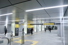 うめきた新駅に設置の世界初「ホームドア」を公開