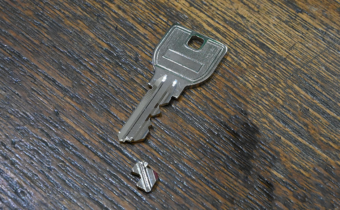 トイレの鍵が開かない場合の対処法！意外なもので簡単に解錠が可能？ - 鍵屋キーホース