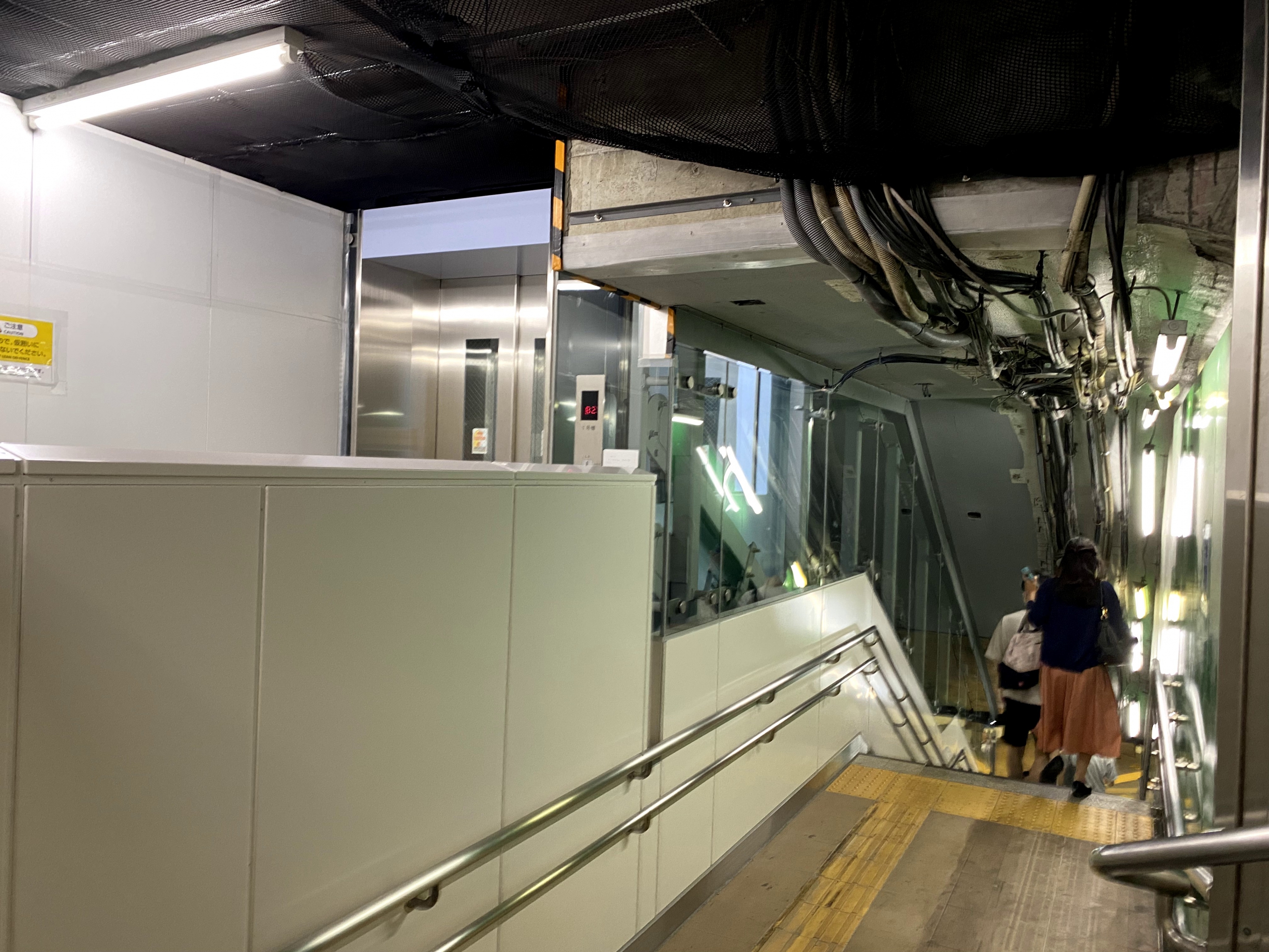 桜田門駅のエレベーターで昇り降りしてきたよ❗️😄 - YouTube