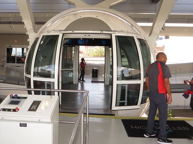 世界最大の観覧車『ハイローラー』から見たラスベガスの夜景Noel's Travels