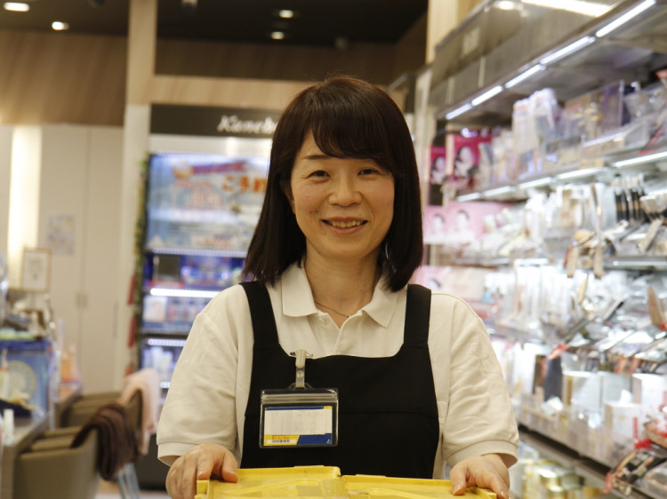 ドラッグストア「マツモトキヨシ」で販売スタッフ募集中！ 主婦スタッフが多数活躍しています！おしごと発見T-SITE