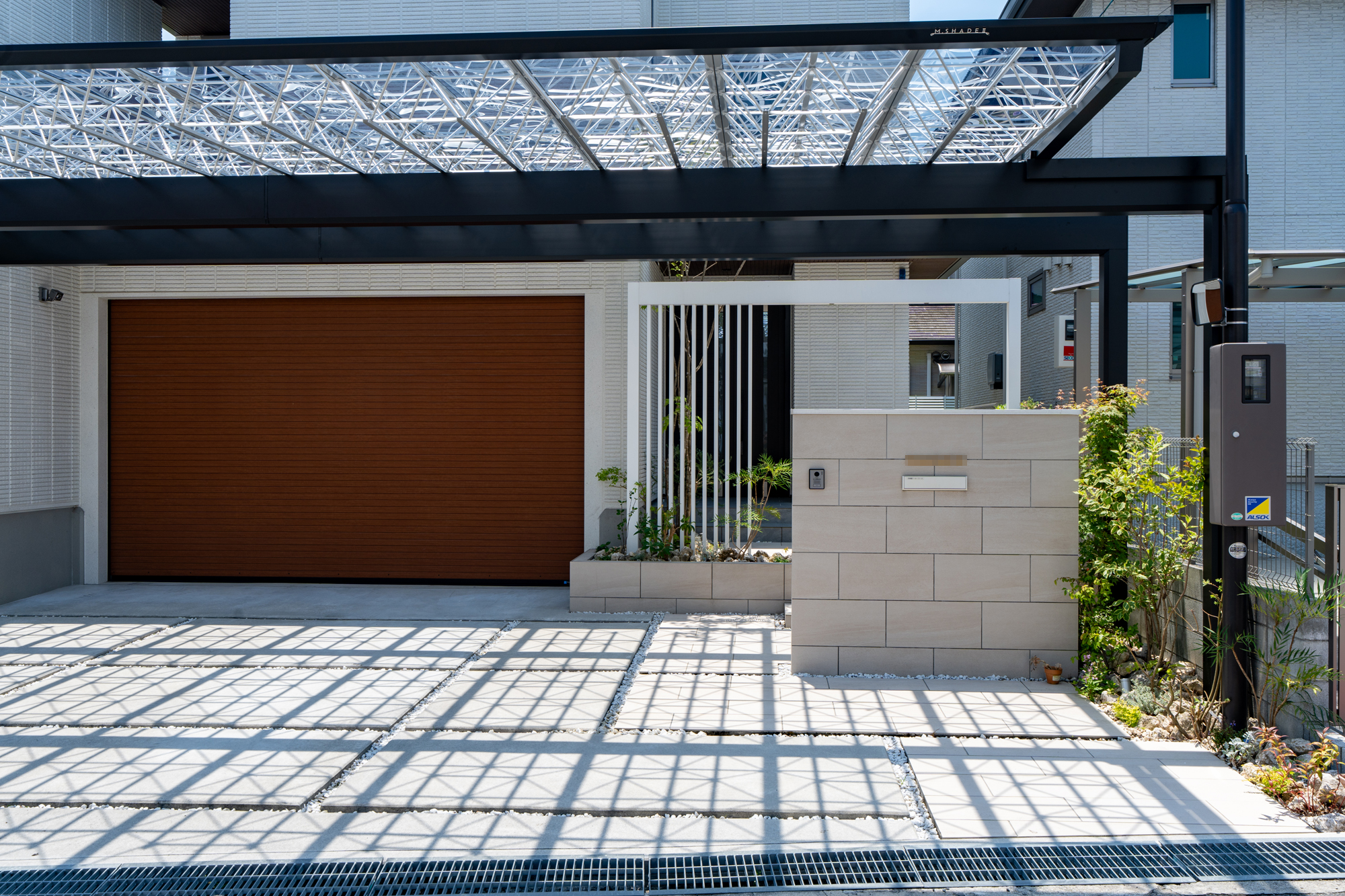 カーポートの費用や種類とは？注意点やおしゃれな施工例も画像で紹介ブロググリーングローブ l 富山県の外構・庭づくりとエクステリア