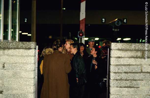 歴史的勘違い！本日11 9『1989年・ベルリンの壁崩壊』 AOSHIMASUIKOENのブログ - 宿泊予約は＜じゃらんnet＞