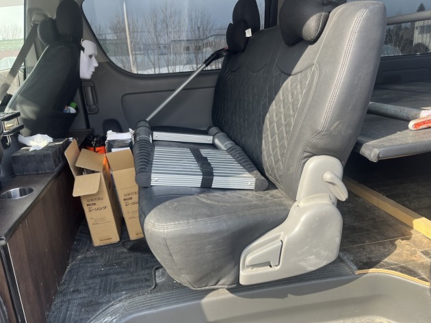 ハイエース電気工事仕様！職人棚① 後方スペース株式会社浦口電機