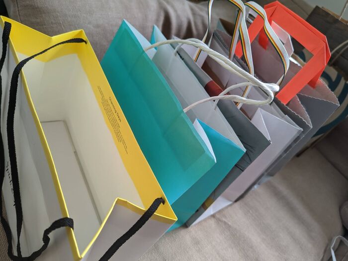 DIYの部屋 紙袋リメイク！リバーシブルトレイ：ホテルオークラとマカロンのADEURの紙袋で裏表使えるリボントレイを作りました。How toOrigami Tray, Paper Box