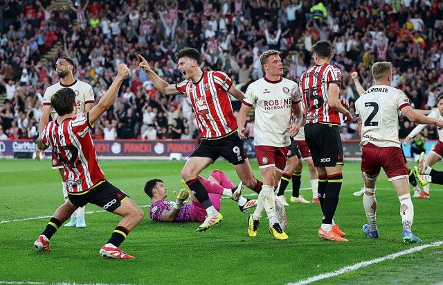 ウェールズのシステム変更にも動じなかったイングランドがすべての局面で上回り快勝。ウェールズで学んだFC大阪ヘッドコーチ・平野将弘がW杯初の英国対決を分析- footballistaフットボリスタ