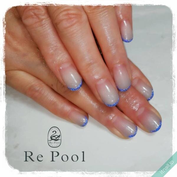 2025年秋 オフィスのブルーネイルデザイン ネイルデザイン・ネイルカタログ を探す - OZmallビューティ