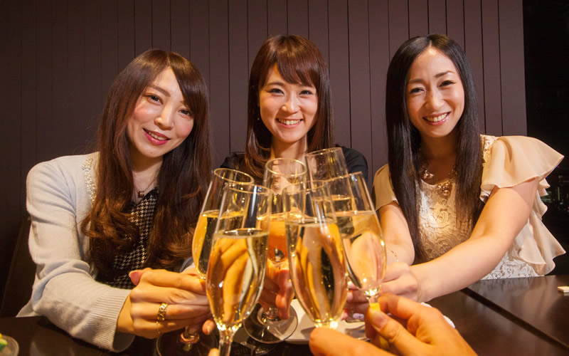 接待で女性営業が注意すべきことは？性接待の強要は違法なセクハラ！労働問題の相談なら労働問題弁護士ガイドby浅野総合法律事務所