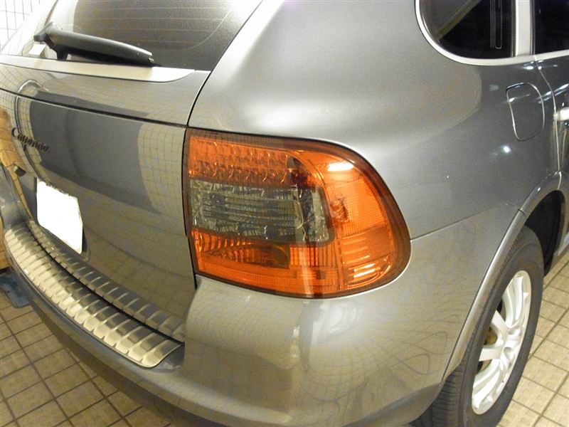 ポルシェ カイエン 社外ボンネット 交換・塗装 社外テールランプ 交換 伊勢市 ピッツーラグーネットピット