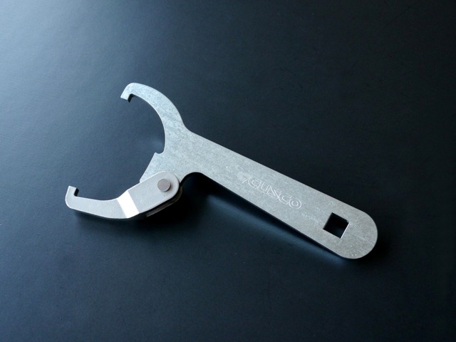 カギ型スパナ