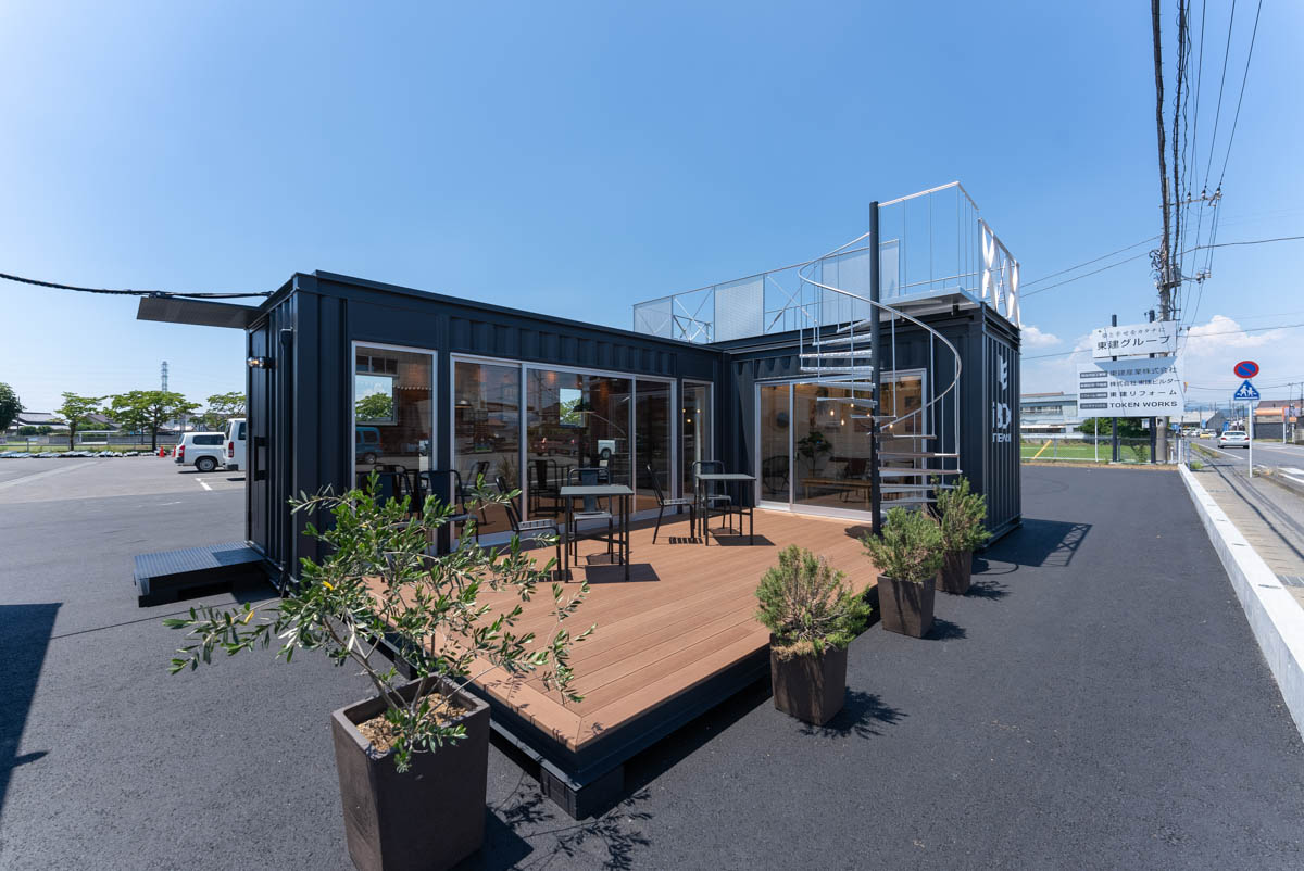 コンテナハウス製作になります‼️ 12FTコンテナを使用した、 直売所が完成しました✨ コンパクトなサイズですが 中は見た目以上に広々しており使い勝手のいいコンテナとなっております‼️ 内装等のお写真も近々POSTさせていただきます🙇🏽コンテナコンテナハウス