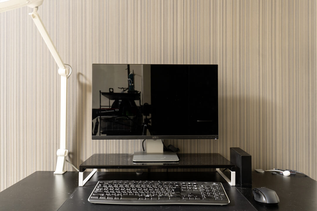 奥行が狭い机を有効活用 モニターアーム エルゴトロンLX を使用して、目とモニターとの距離を壁ギリギリまで離せるか検証SantaPanchi