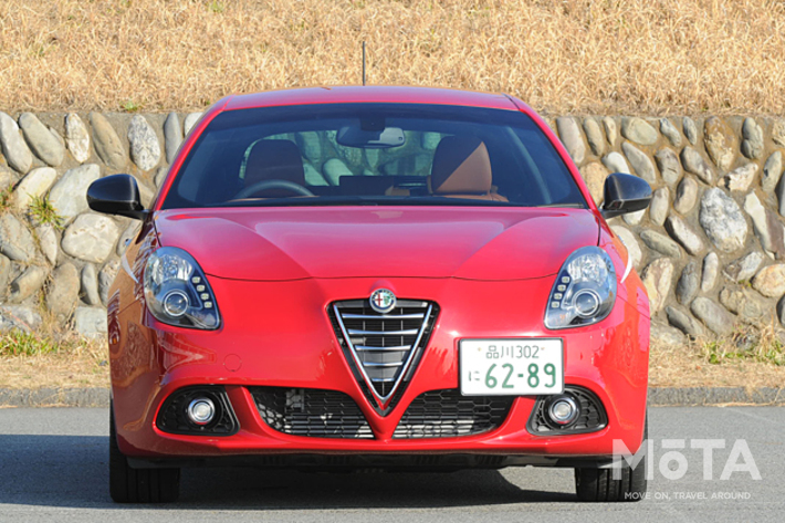 なぜか色気漂うイタリア車 限定50台のアルファロメオ・ジュリアに注目！FORZA STYLEファッション＆ライフスタイル フォルツァスタイル