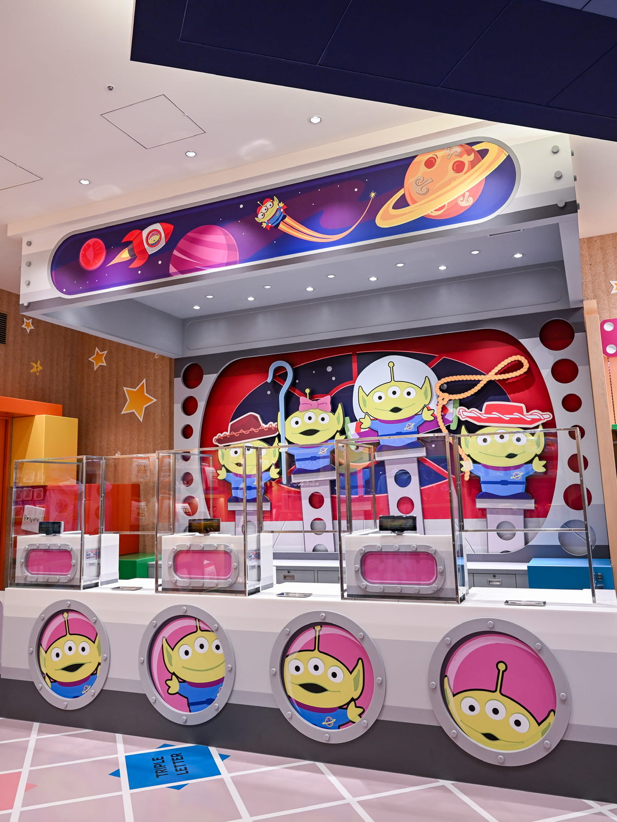 ディズニー トイストーリーホテル ギフトプラネット 限定 チャーム キーチェーン