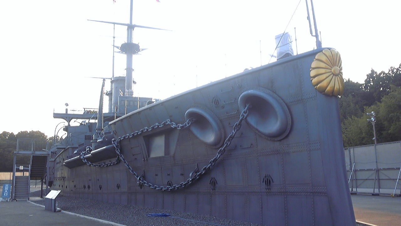 戦艦 三笠 1 1レプリカ 閉鎖中の日本元気劇場内：石川県加賀市黒埼町 2018年5月 解体 - 遥乃陽 diary