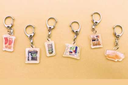 シナモロール青森 りんごアクリルキーホルダーAM BASE