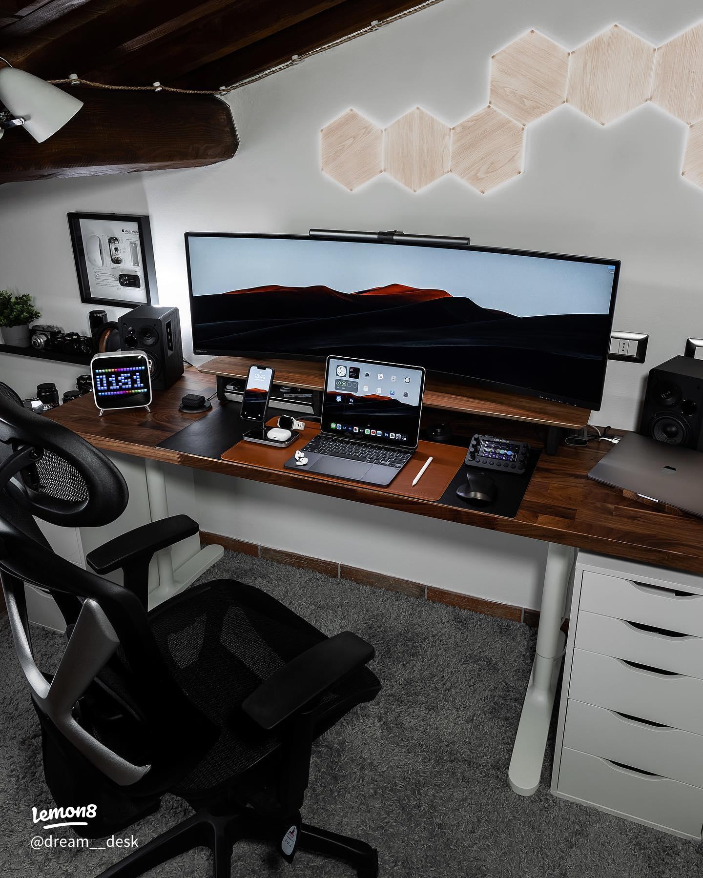 Amazon.co.jp: GTPLAYER ゲーミングデスク l字 コンセント 棚 モニター台 led付き モニターアーム対応 棚板高さ調節可能多層収納 壁面収納 パンチングボード 頑丈なフレーム 左右組み換え自由 フック ラック付き エコな板材採用 省スペース pcデスク l字デスク 作業机