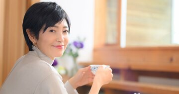 それ失礼です！カバンの置き方も気を付けて 暮らしのマナー訪問編 10 向山 明日香 品格マナーと美しい話し方で人生を5倍充実させる秘訣