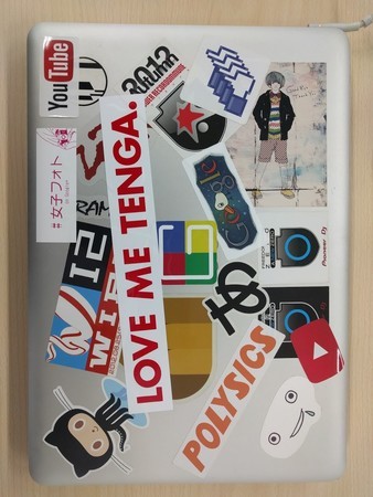 スマホやパソコンにステッカーを直接貼りたくない方法！剥がし方まで解説UP-T