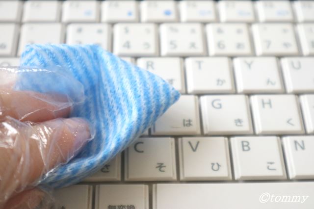 ノートパソコンの掃除ホコリや手垢をクリーニングで綺麗に！コジカジ