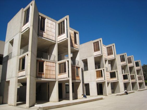 ルイスカーン ソーク生物学研究所 空に向けてのファサード冨田秀雄建築アトリエ