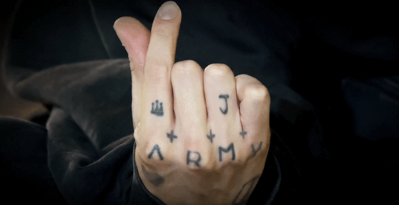 ピースサインの文化と国による意味の違い