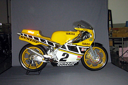 デイトナ371号は本日発売！ 伝説のライダー、ケニー・ロバーツに直筆サインをもらって所さん、ご満悦。本気の遊びが生む運命の巡り合わせとは？詳しくはwww.daytona-mag.comへdaytona_magazine世田谷ベースケニーロバーツヤマハ