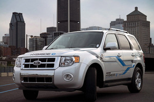 フォードエスケーププレミアムアピアランス特別仕様車 ：新型車速報・新車情報日刊カーセンサ