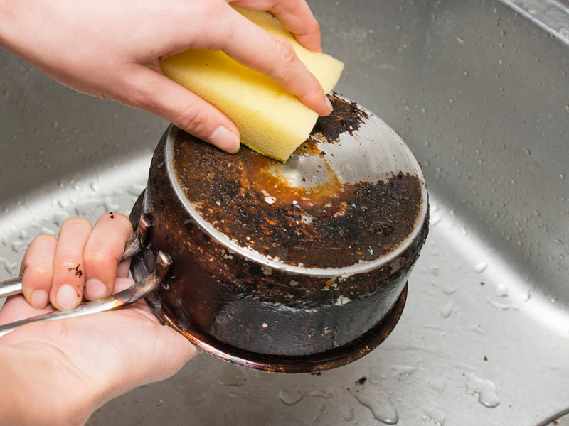 重曹以外は? ステンレス鍋・アルミ鍋の焦げ落とし方法 酢で焦げを取る方法もイエコレクション iecolleインテリア、雑貨情報が満載のWEBメディア