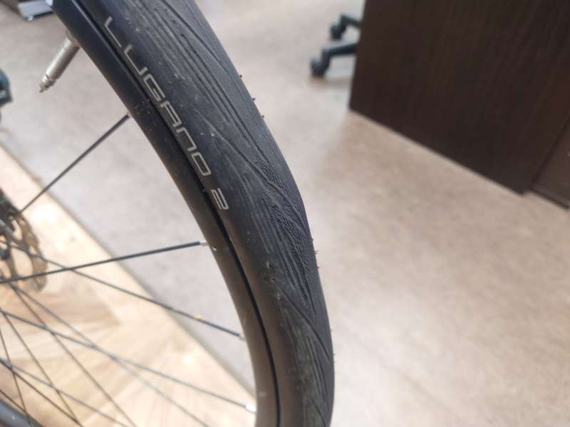 米式 アメリカン・シュレーダー バルブの空気の入れ方