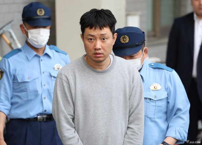 インタビューを受ける千葉県通り魔の犯人が挙動不審すぎる - ニコニ・コモンズ