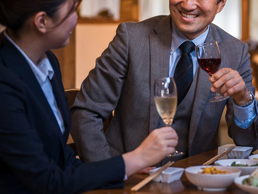 女性支持率NO.1 大人の女性がおさえておきたい「接待・会食マニュアル」 - OZmall