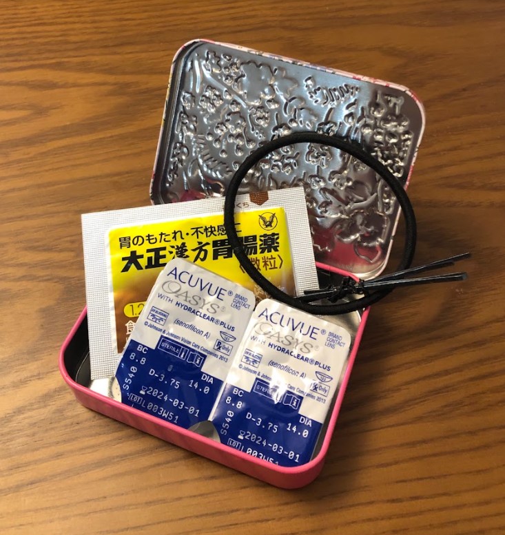 8 件の「ミニウォレット缶」や「缶」のアイデアを見つけましょうミニウォレット、アルトイズ缶、お菓子 缶 など