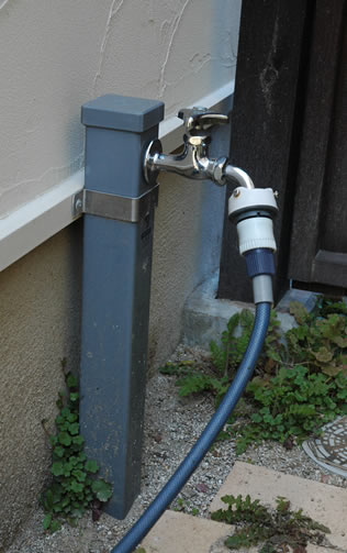 立水栓おしゃれで安いDIY手順！失敗しないノウハウも紹介 - エクステリアのある暮らしブログ