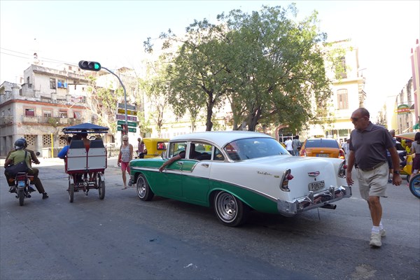 クラシックカーの聖地 キューバはアメ車の宝庫？その事情とは？MOBYモビー