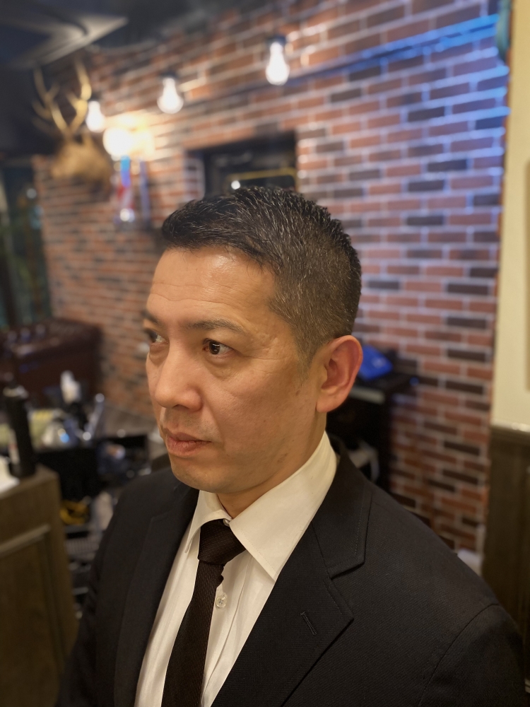 30代40代メンズビジネスナチュラルブラウン爽やかツーブロヘアスタイル人形町、水天宮前の理容室、床屋 HAIR&GROOMINGYOSHIZAWA Inc ヨシザワインク
