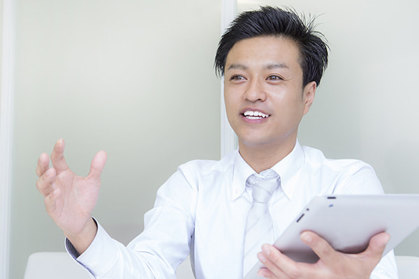 ベッタリな学生彼に戸惑う社会人の私。大人恋愛は無理？恋愛相談 - 恋のビタミン